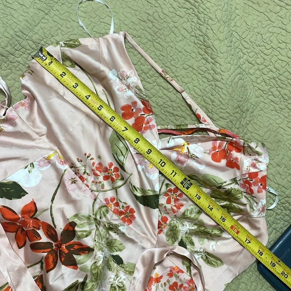 Lulu’s floral wrap maxi with cross with strap back - Picture 5 of 8